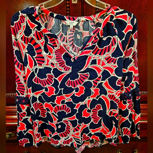 Crown and Ivy Blouse - Picture 1 of 4